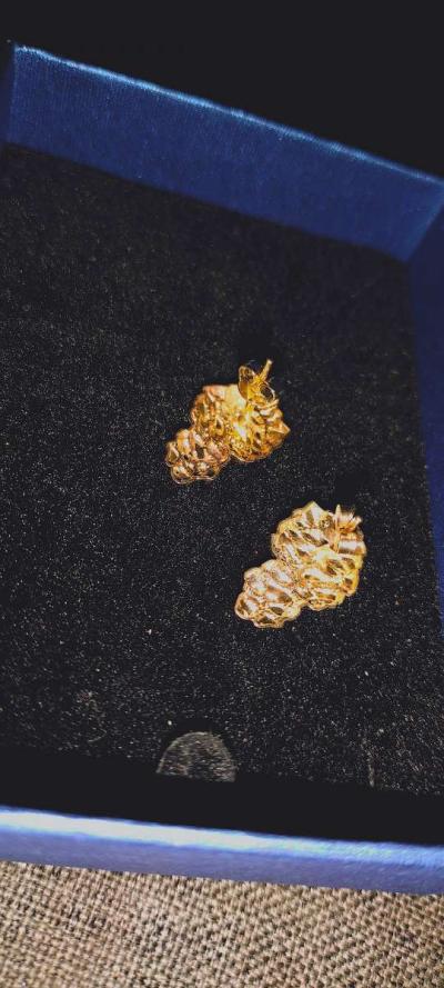 10k gold nugget earrings - Fresno, California