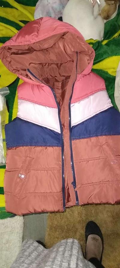 womans puffy vest - Thumbnail 1