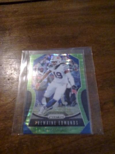 500 Football Card Lot 12 Autographs and 40 high value insert - Thumbnail 3