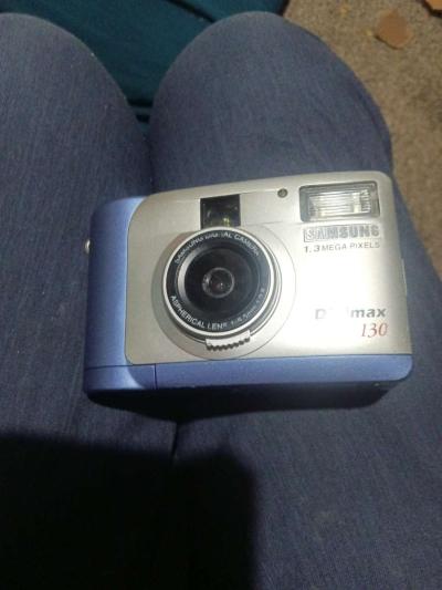 FujiFilm camera - Thumbnail 3