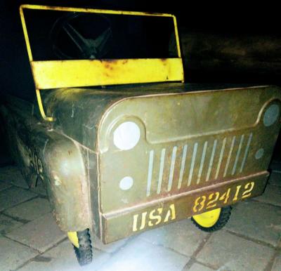 Vintage 1950s metal Military Jeep