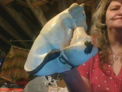 Kissing Cows - Thumbnail 2