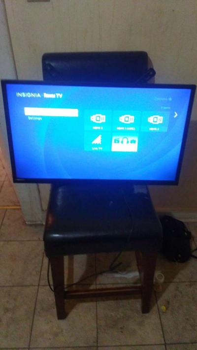 32 inch Roku Tv - Thumbnail 3