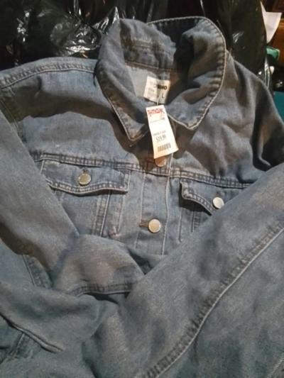 woman denim blue jean jacket - Thumbnail 2