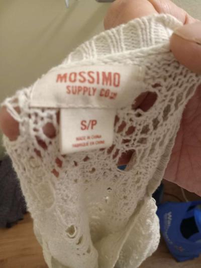 2 womens size medium shirts - Thumbnail 3