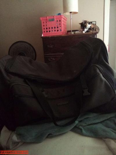 Huge black luggage - Thumbnail 2