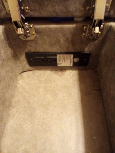 couch recliner with built in chargers and outlets - Thumbnail 3