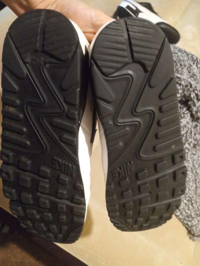 I want 15 for this Air maxes size 8 - Thumbnail 4