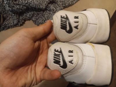 I want 15 for this Air maxes size 8 - Thumbnail 3