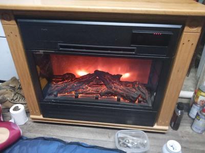 2 stoves and a refrigerator hot point is maker - Thumbnail 6