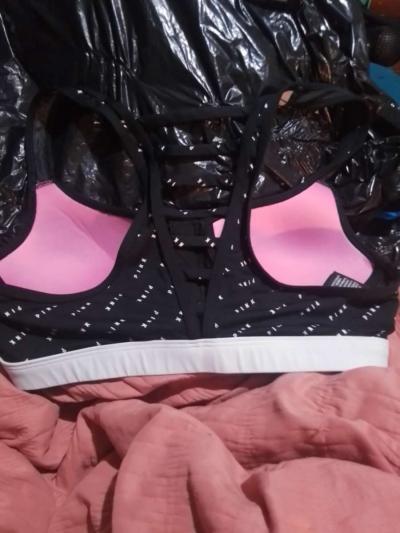 woman Victoria secret push up sports bra - Thumbnail 2