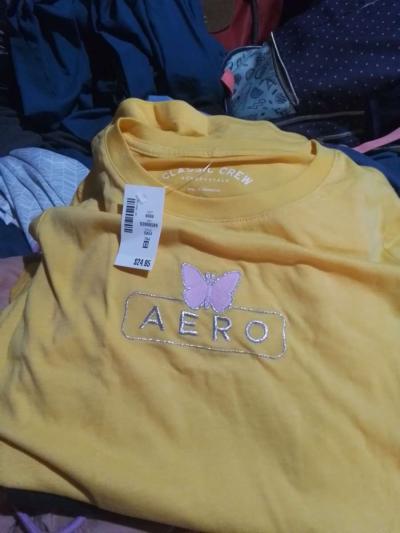 new girl yellow tshirt