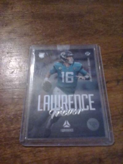 500 Football Card Lot 12 Autographs and 40 high value insert - Thumbnail 6