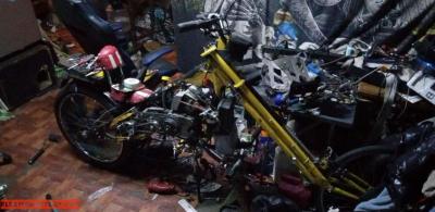 stingray custom motor bike - Thumbnail 2