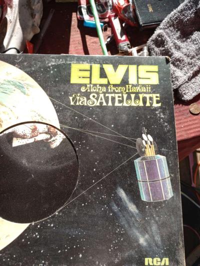 3 Elvis LPS - Thumbnail 3