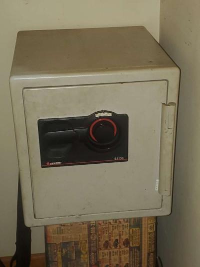 Safe With Combination - Thumbnail 4