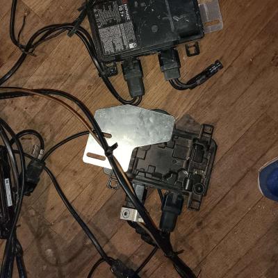 LG solar panels for house 250 a piece - Thumbnail 6