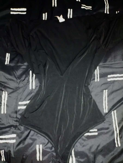 black bodysuit size L can fit a M - Thumbnail 2