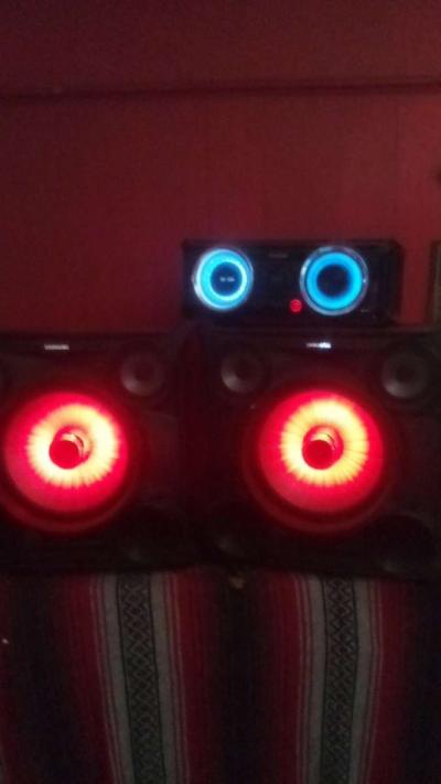 Pair Of 2013 Samsung Giga Home Audio Sound Speaker System Mo - Thumbnail 2