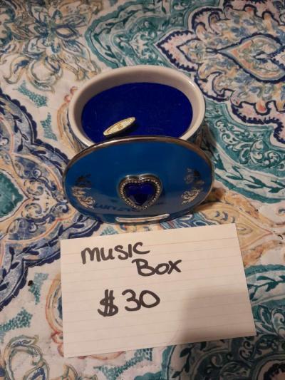 Titanic music box - Thumbnail 2