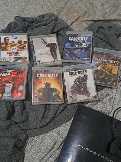 Im selling this ps3 with 7 games  without controllers - Thumbnail 2