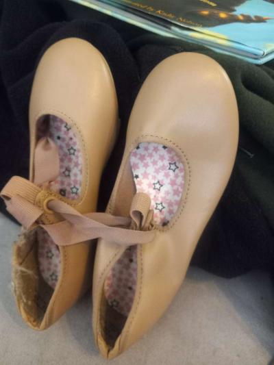 Girl Size 10 and a half Tap Dancing Shoes - Thumbnail 2