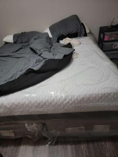 tempurpudiuc foam king size bed - Thumbnail 2