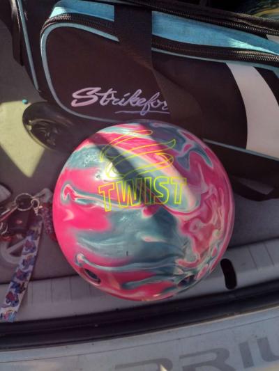 bowling balls - Thumbnail 2