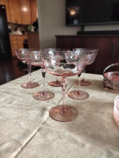 1940 pink glassware from the depression era - Thumbnail 2