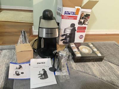New Coffee Maker and coffee cups 12 pieces  Great Deal