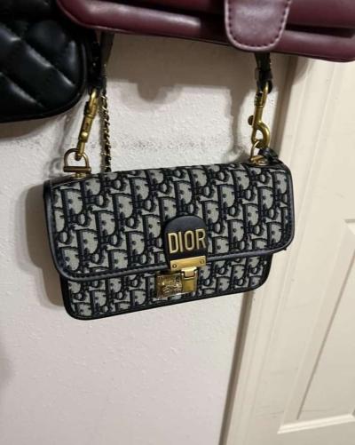 cute crossbody - Alicia, Arkansas