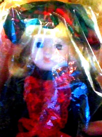 Nicky and Nina Porcelain Dolls Set - Thumbnail 3