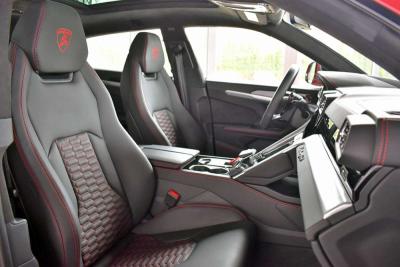 Lamborghini urus - Thumbnail 2