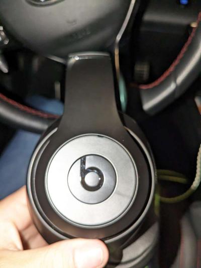 beats studio 3 wireless headphones - Thumbnail 3