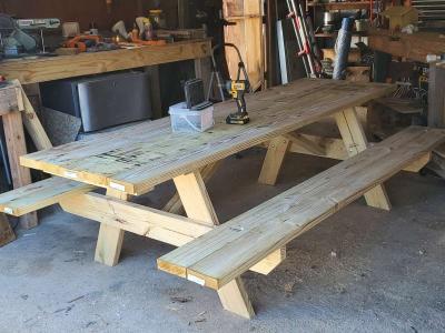 picnic table - Thumbnail 2