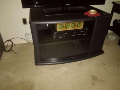 Samsung Flat screen TV n TV Stand - Thumbnail 2