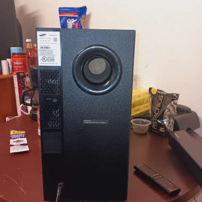 Samsung soundbar in Sub woofer - Thumbnail 2