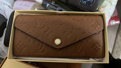 wallet - Alicia, Arkansas