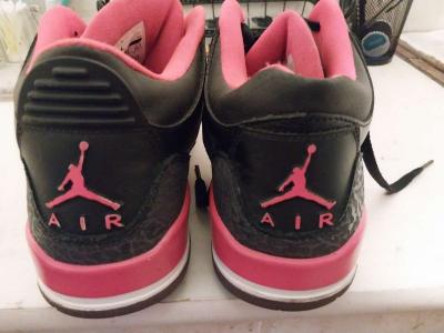 Jordan 3s - Thumbnail 2