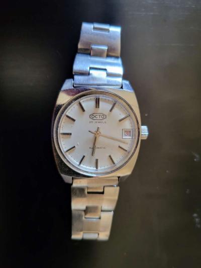 Octo 25 jewel watch