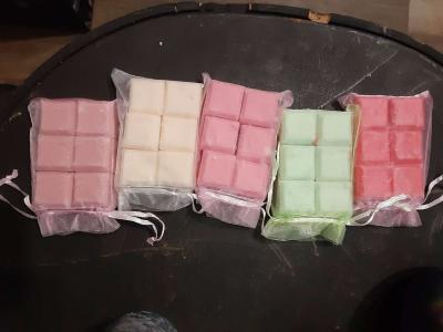 scented candles and wax melts - Thumbnail 4