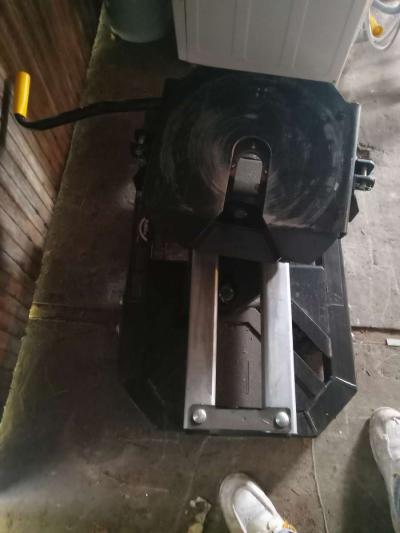 5thwheel hitch - Thumbnail 3