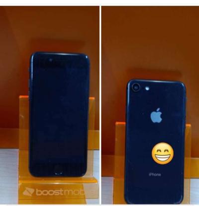 iPhone - Thumbnail 2