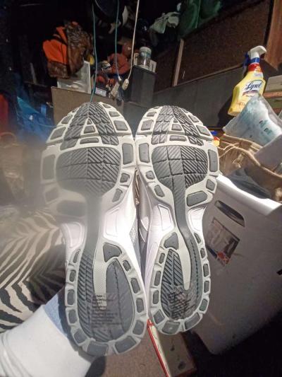 SlipOn Tennie Shoes - Thumbnail 2