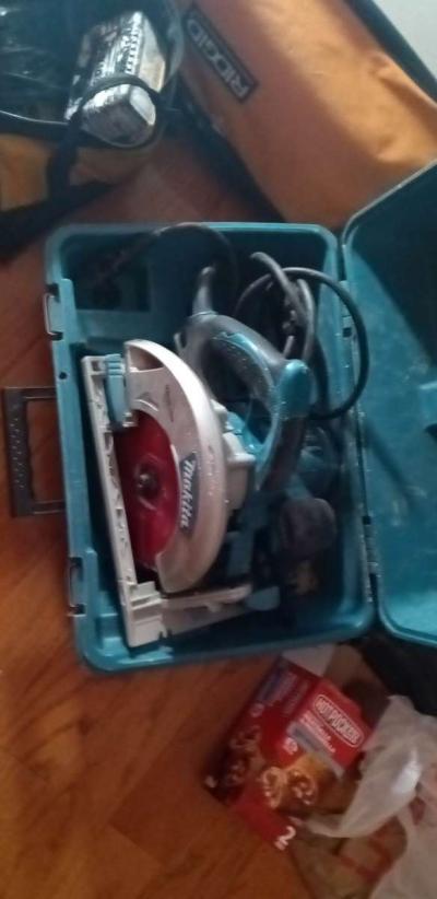 rigid skill saw Makita circular saw and bosh mini lazer - Thumbnail 2