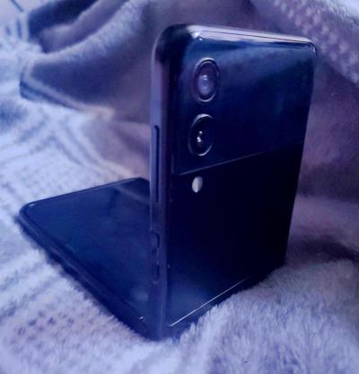 Samsung Galaxy Z Flip 3  5G - Thumbnail 2