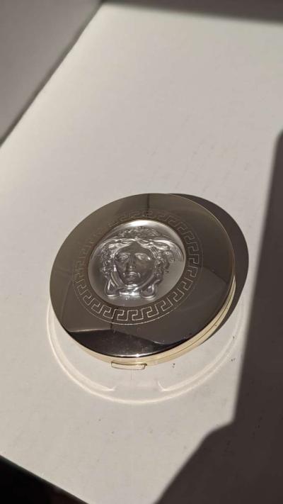 Versace brush - Elgin, Illinois