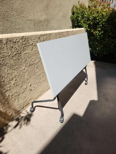 Flip top table - Thumbnail 2