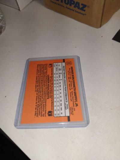 1990 donruss second year Ken Griffey Jr - Thumbnail 2
