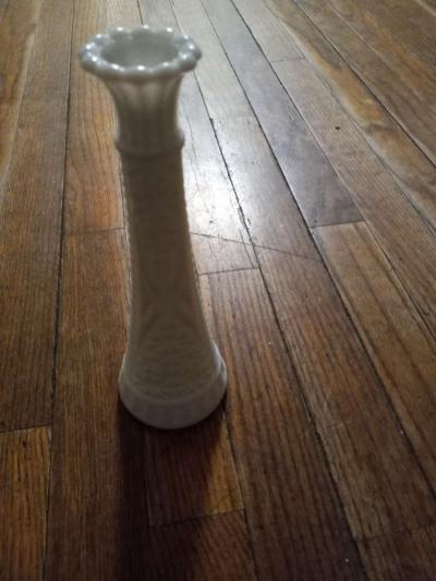 Vintage star and bars milk glass Anchor bud vase - Thumbnail 3